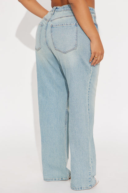 Leila Low Rise Straight Leg Jeans - Light Wash