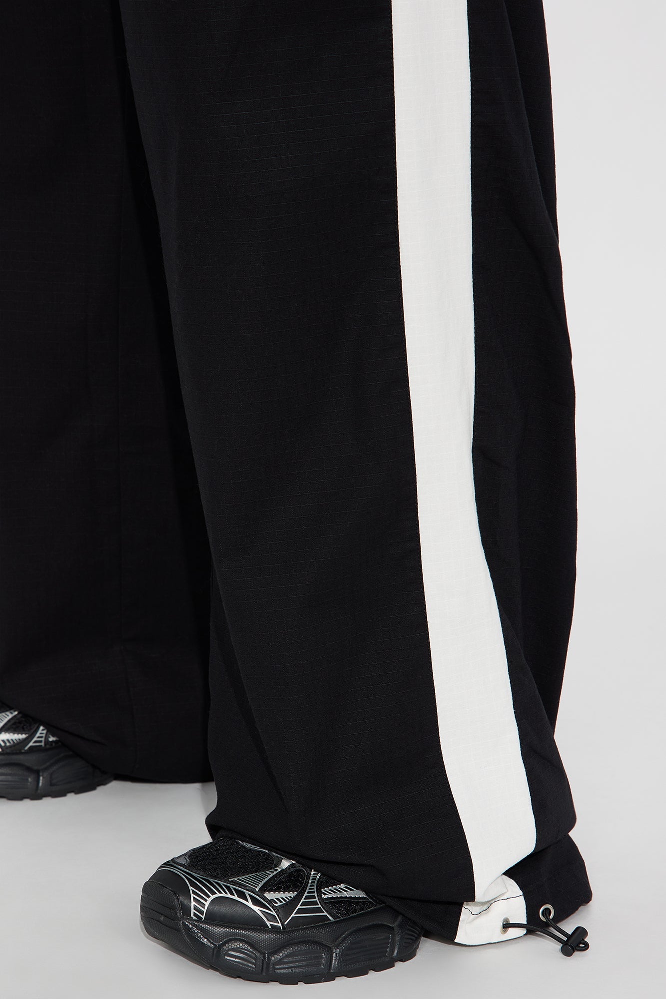 Alana Textured Wide Leg Jogger 33″ - Black/White