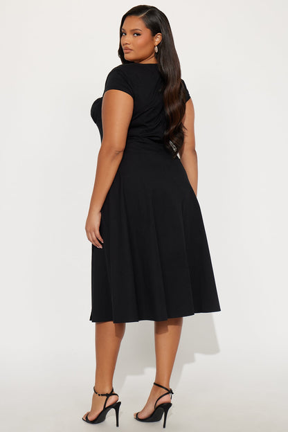 Juniper Cap Sleeve Midi Dress - Black