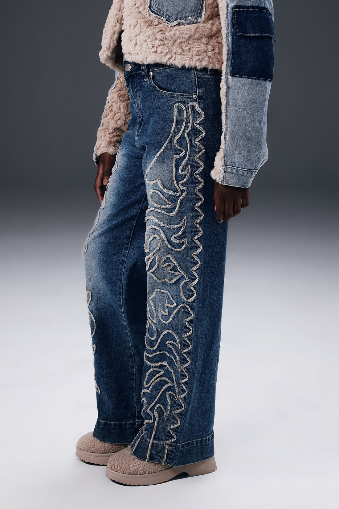Mini Della Stretch Straight Leg Jeans - Medium Wash