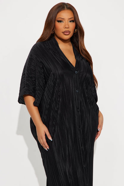 Isa Plisse Maxi Dress - Black