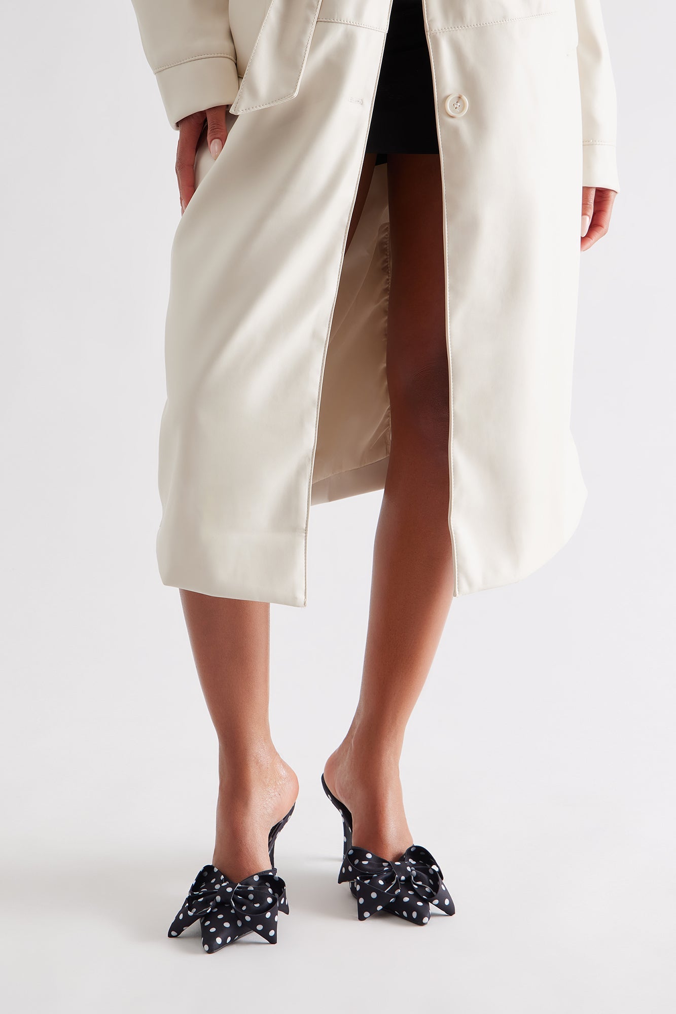 Shia Bow Pumps - Black/White