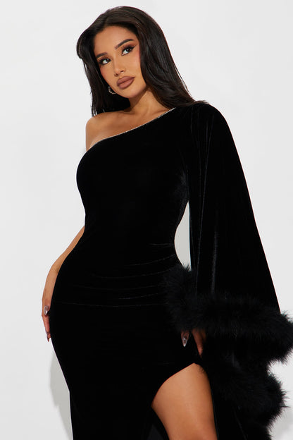 Kendall Velvet Maxi Dress - Black