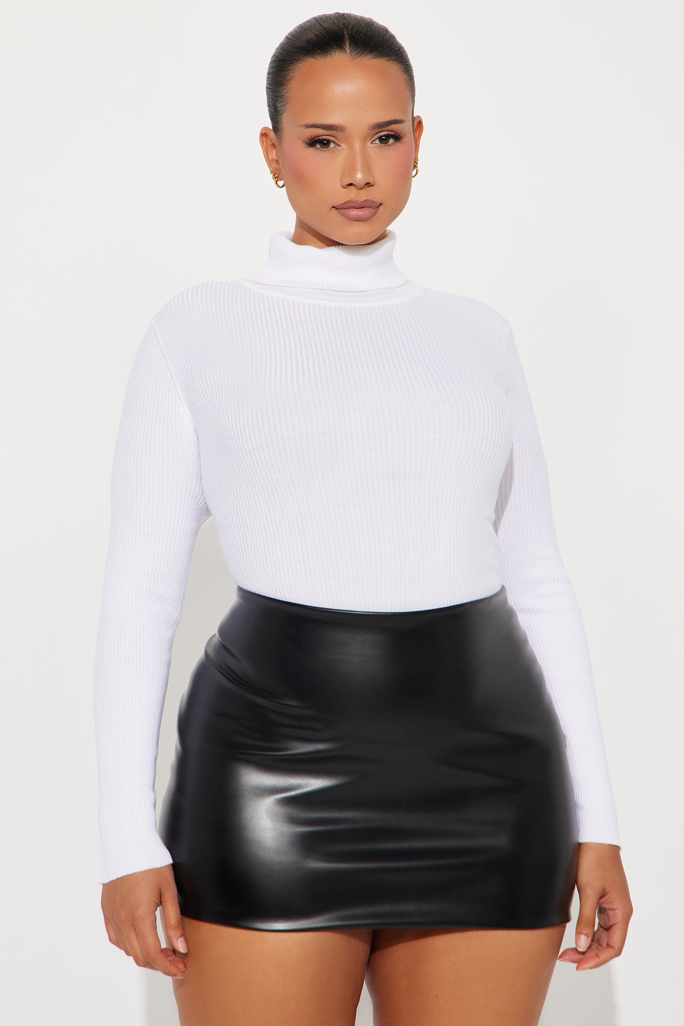 Tara Turtle Neck Sweater - White