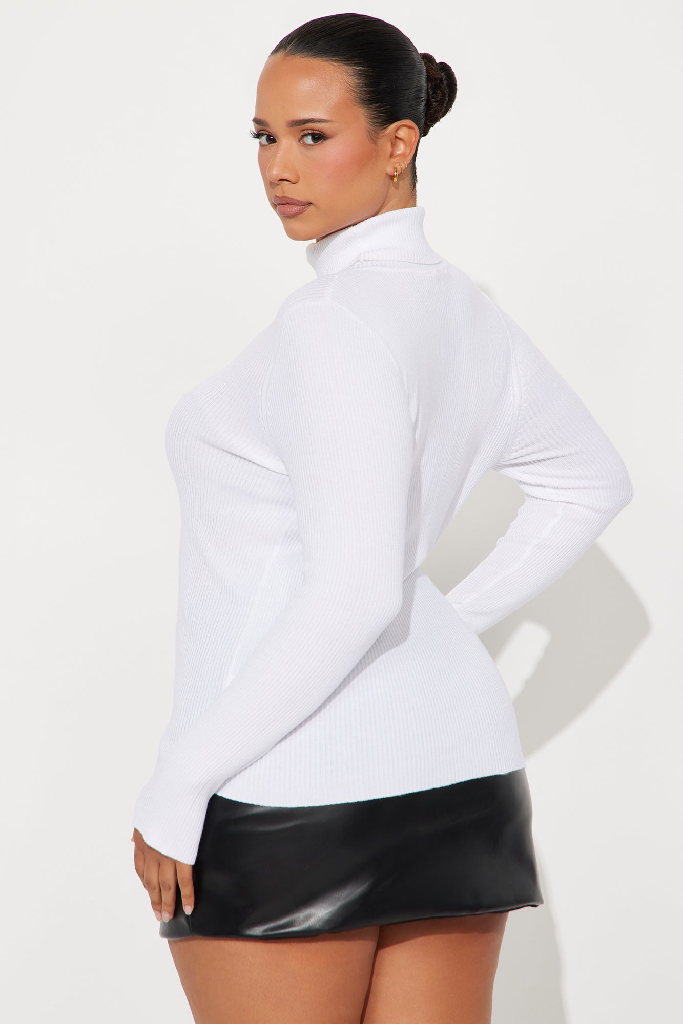 Tara Turtle Neck Sweater - White