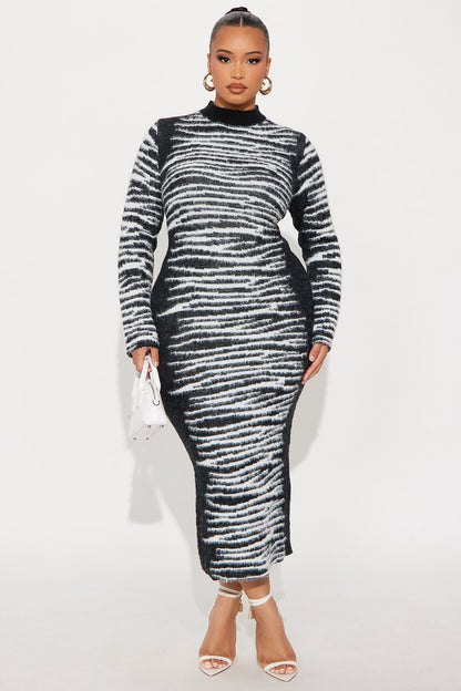 Hot Flow Sweater Maxi Dress - Black/combo