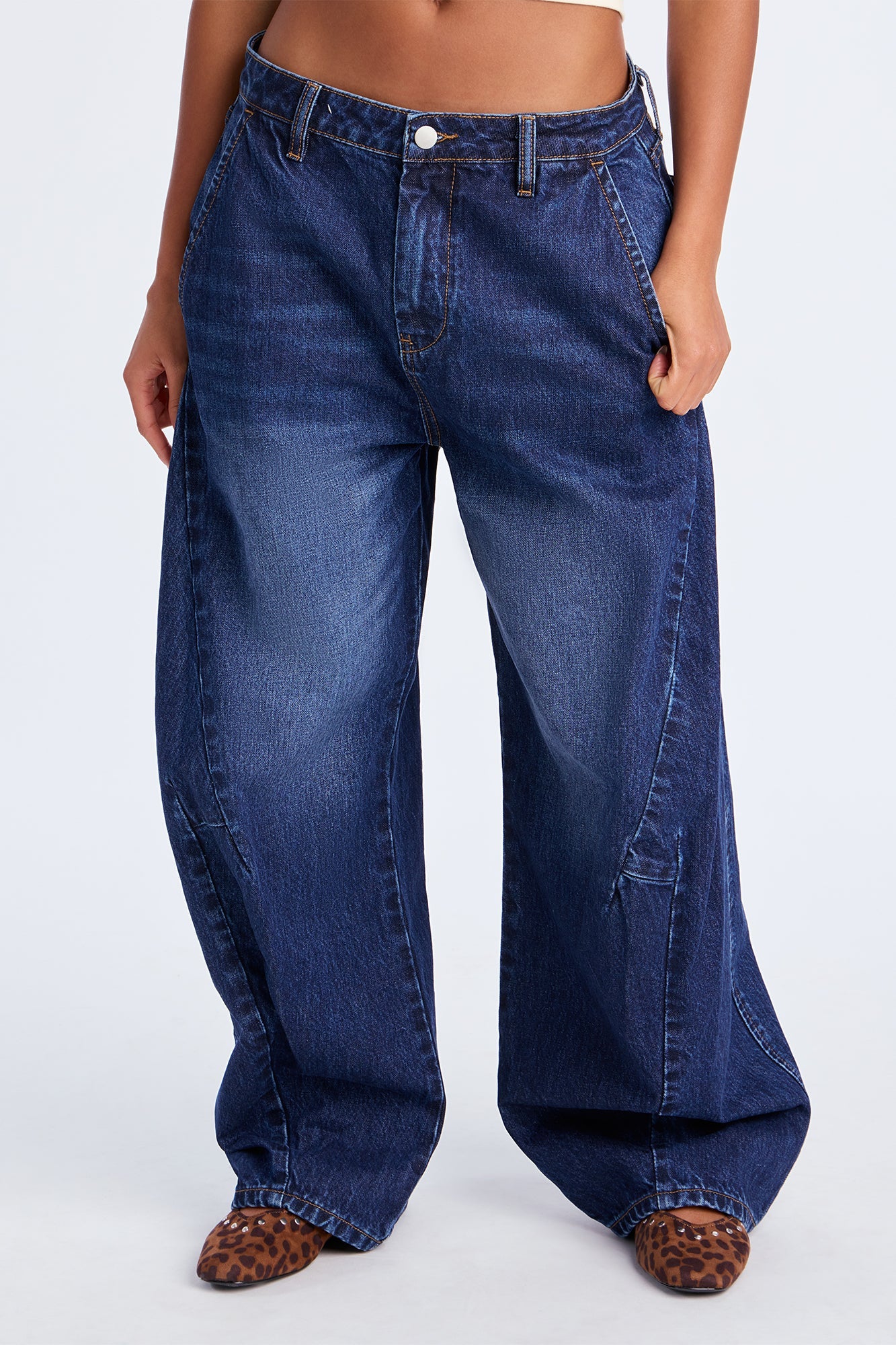 Roundabout Barrel Leg Jeans - Dark Wash