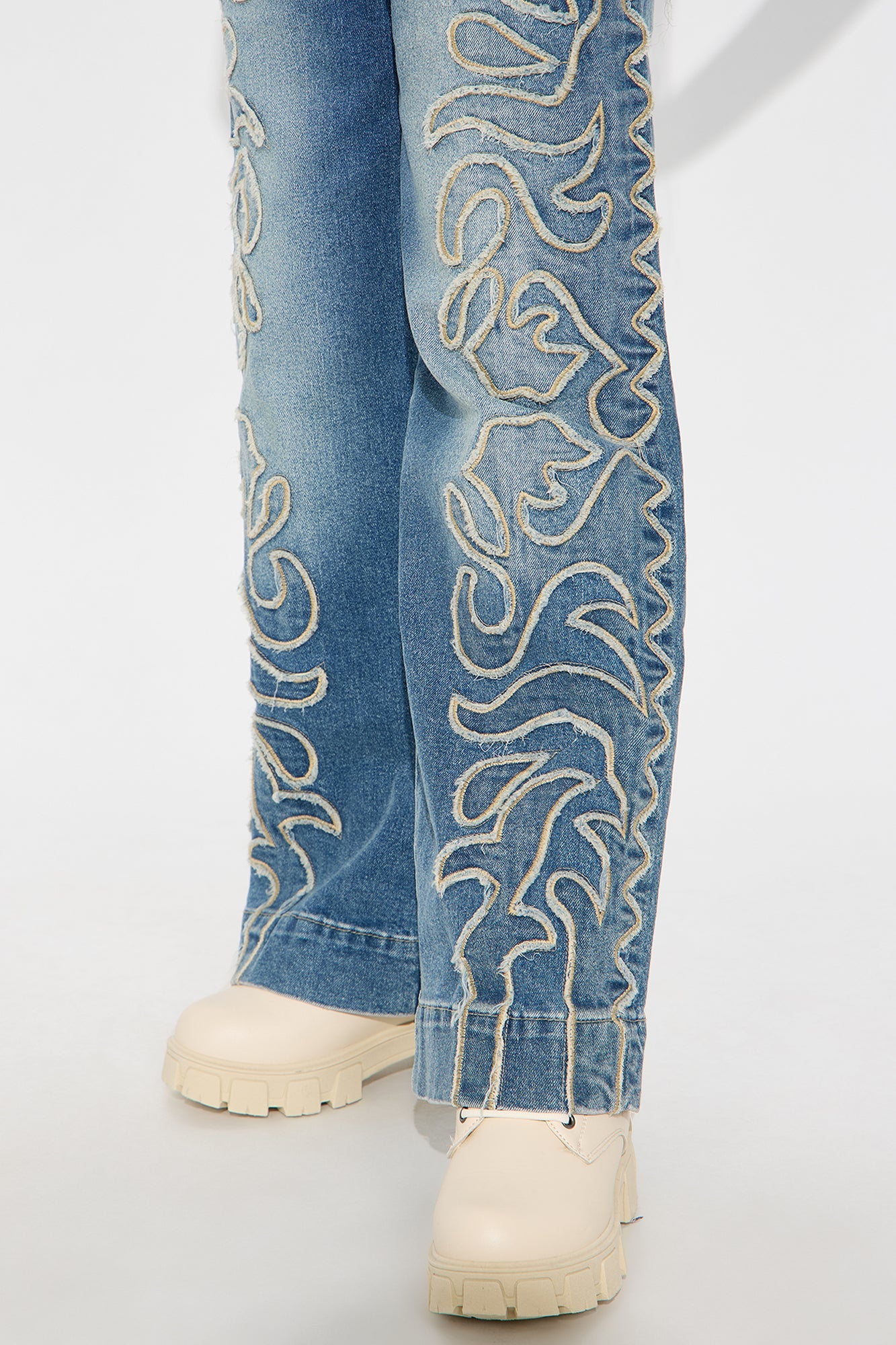Mini Della Stretch Straight Leg Jeans - Medium Wash