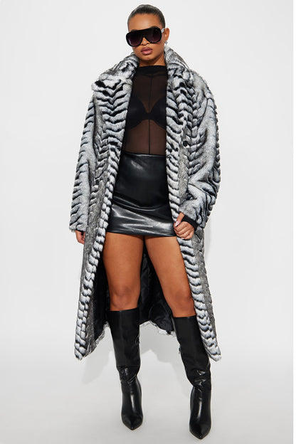 Bring The Heat Ruched Faux Leather Mini Skirt - Black
