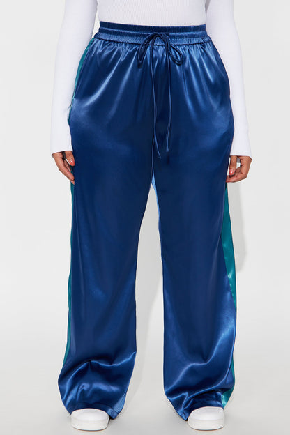 Bossed Up Satin Wide Leg Pant 33″ - Navy/combo