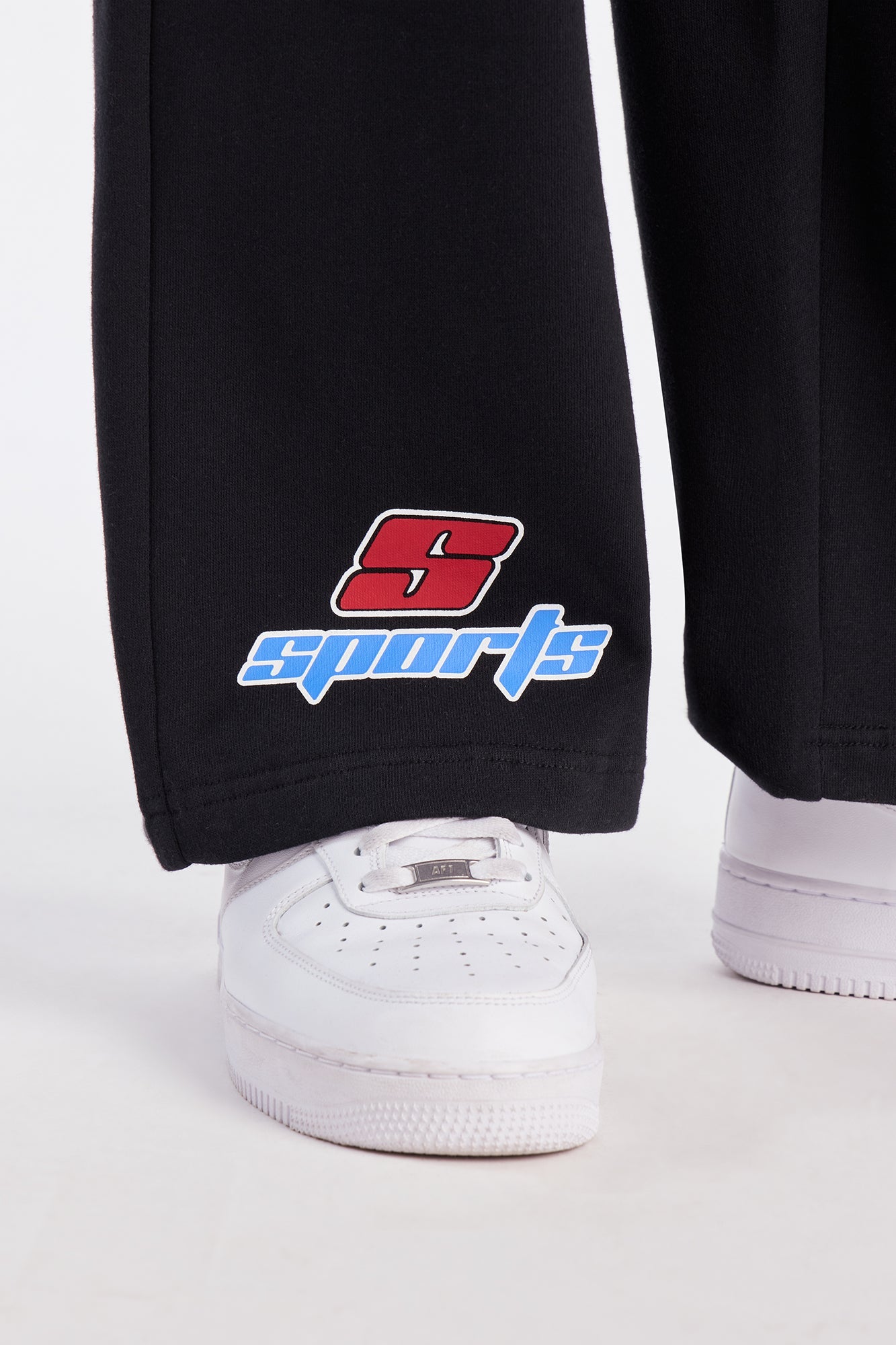 Chase Your Dreams Sweatpants - Black