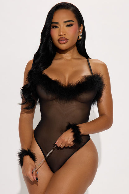 Love Lockdown Faux Fur Handcuffs - Black