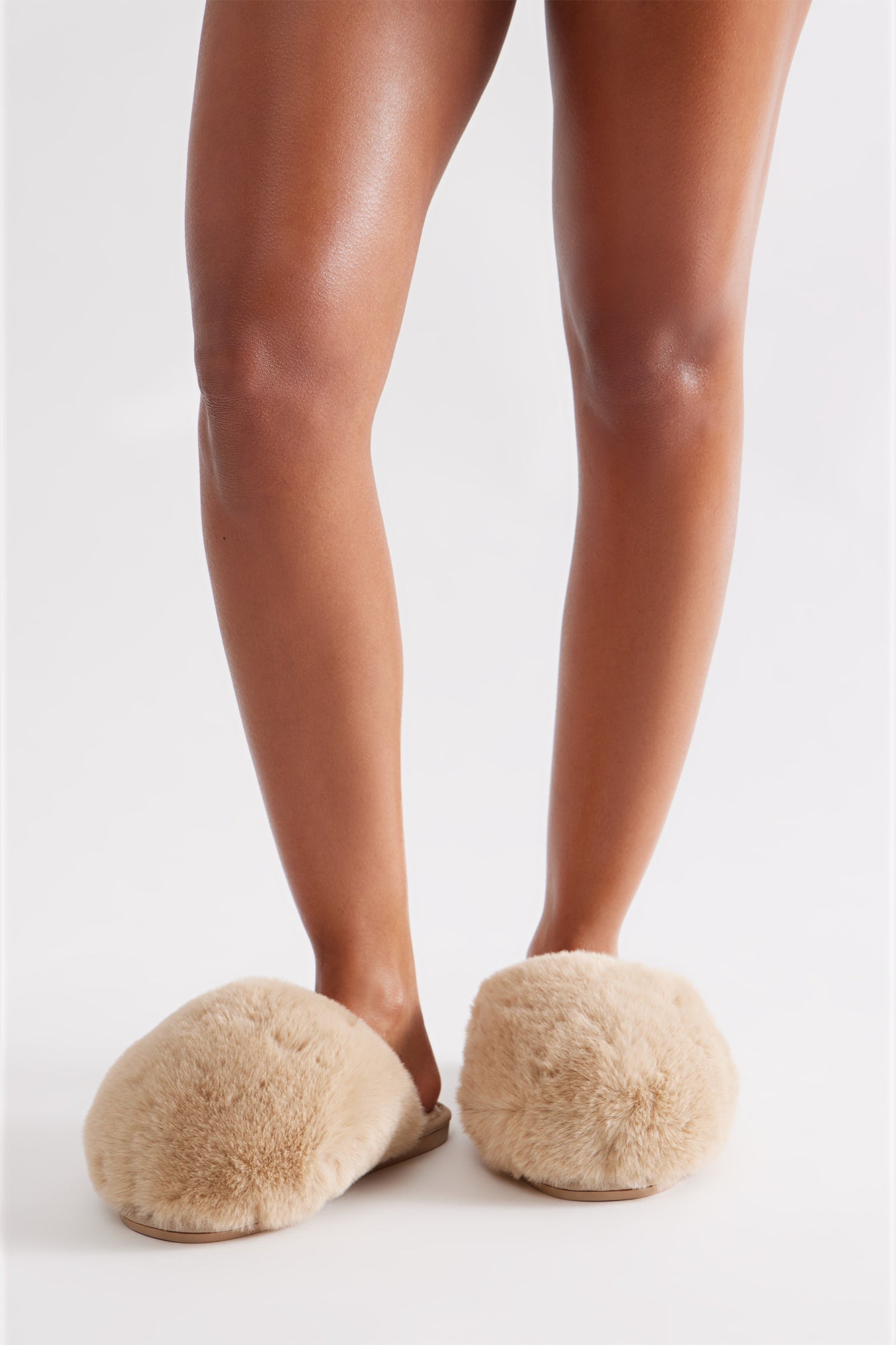 Buzz Faux Fur Slippers - Taupe