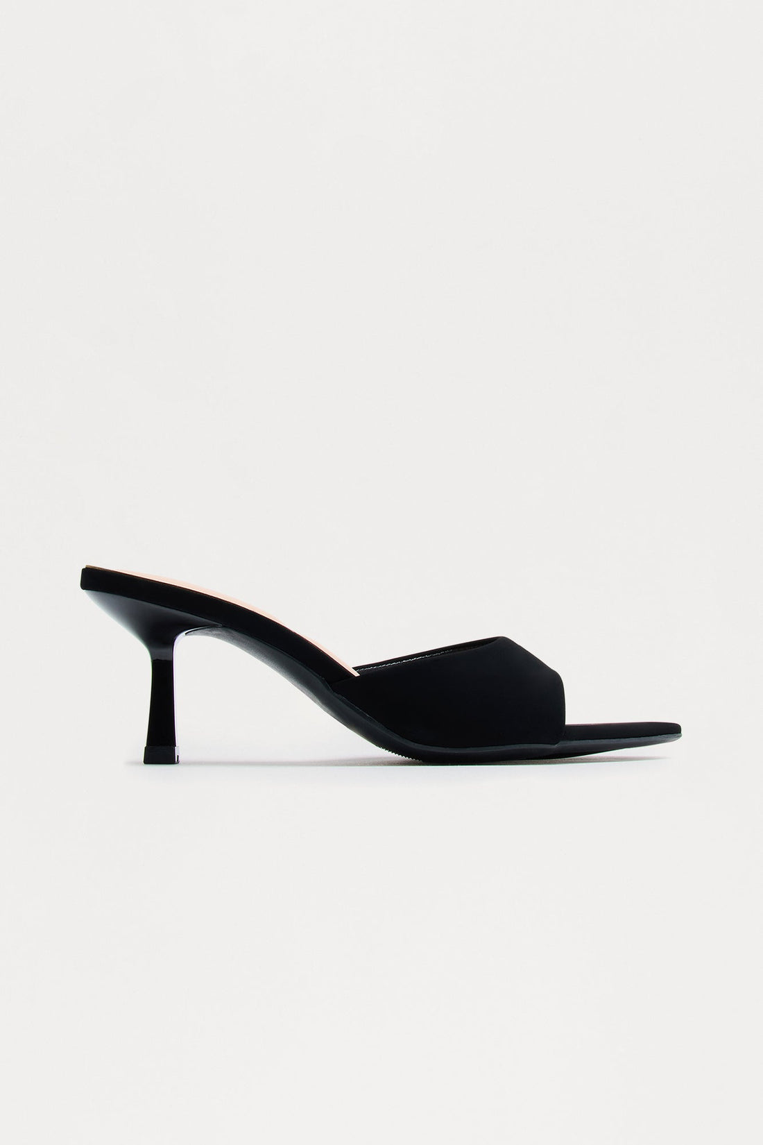Susan Pointed Toe Kitten Heels - Black/Black