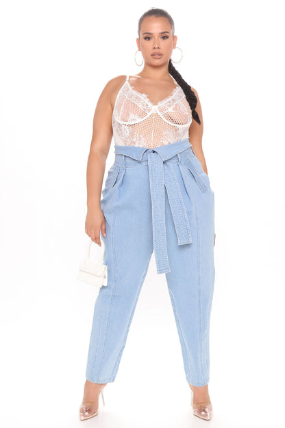 Love The Feeling Balloon Mom Jeans - Light Blue Wash
