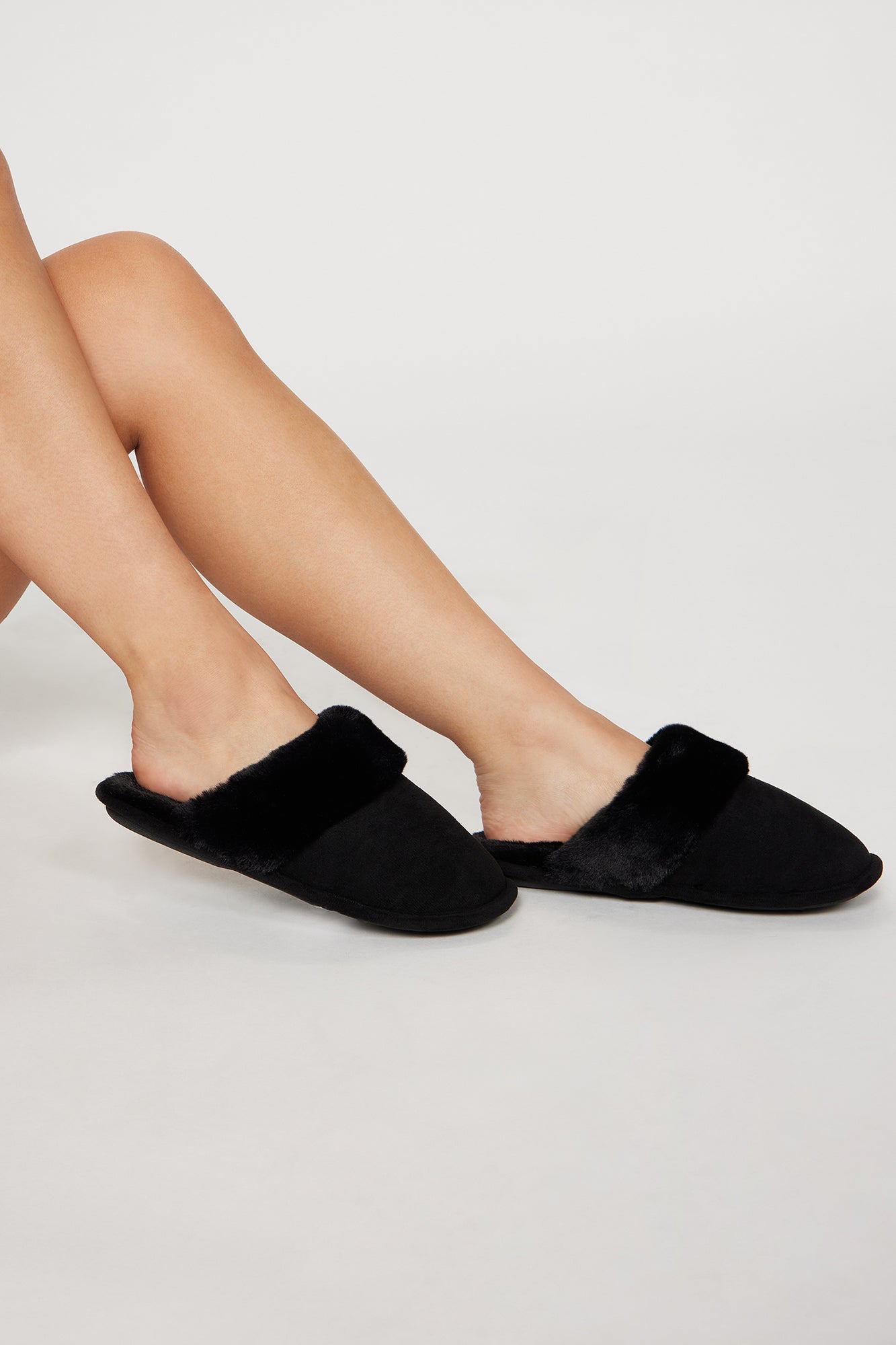 Hanging With You Slippers - Black