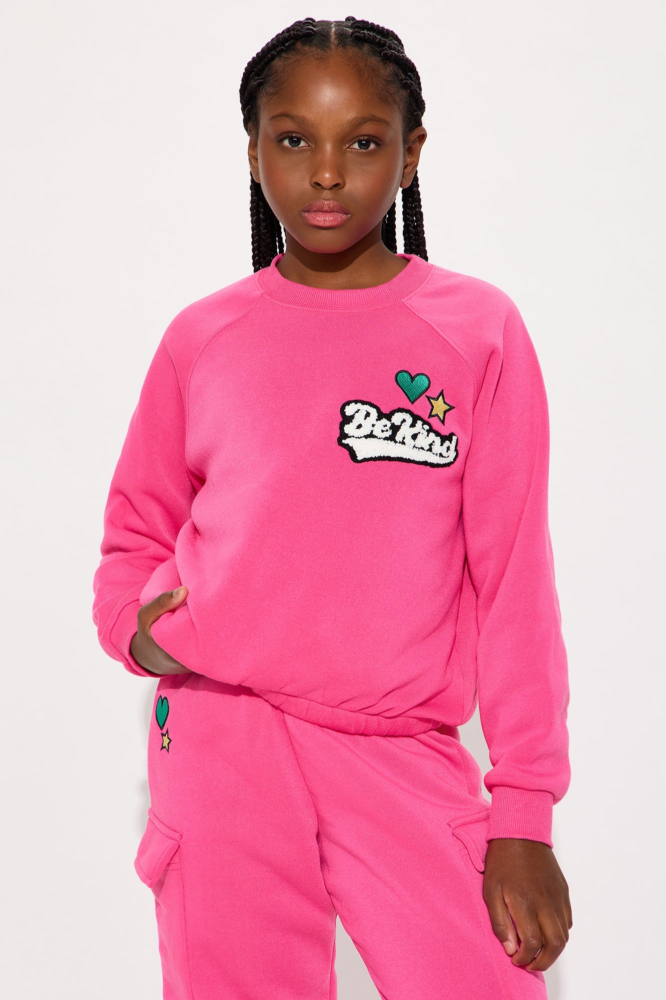 Mini Sierra Chenille Patch Sweatshirt And Jogger Pant Set - Fuchsia