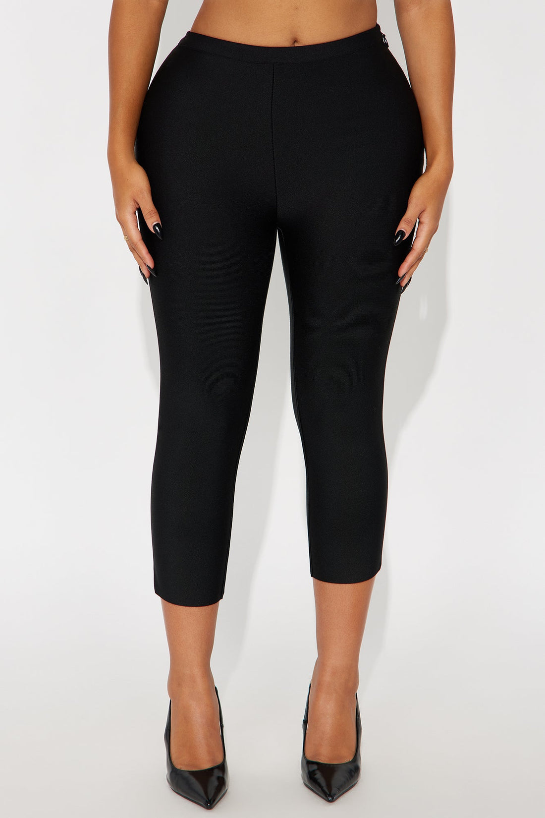 Jasmine Bandage Capri Pant - Black
