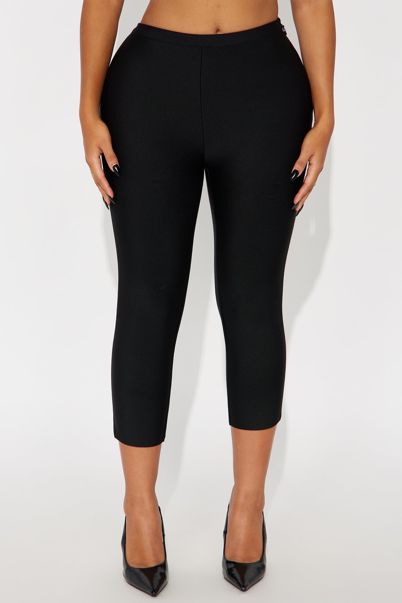 Jasmine Bandage Capri Pant - Black
