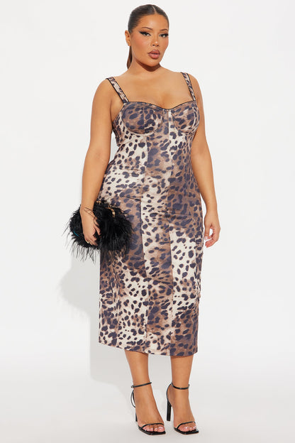 Lara Sleeveless Leopard Midi Dress - Leopard