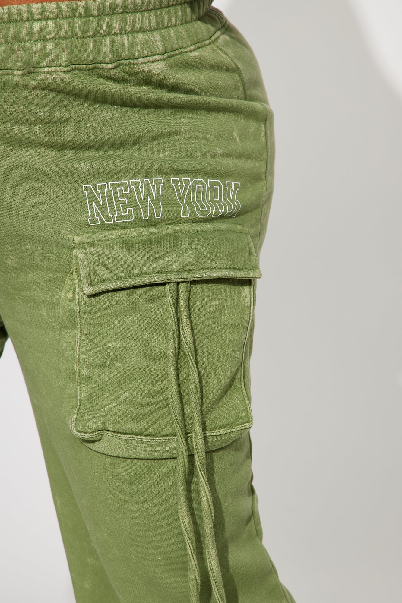 New York Vibes Washed Cargo Sweatpants - Green/combo