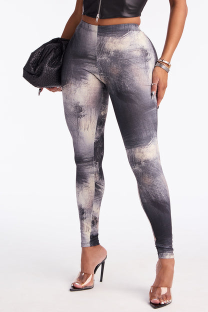 Smoke And Mirrors Mid Rise Abstract Legging - Grey/combo