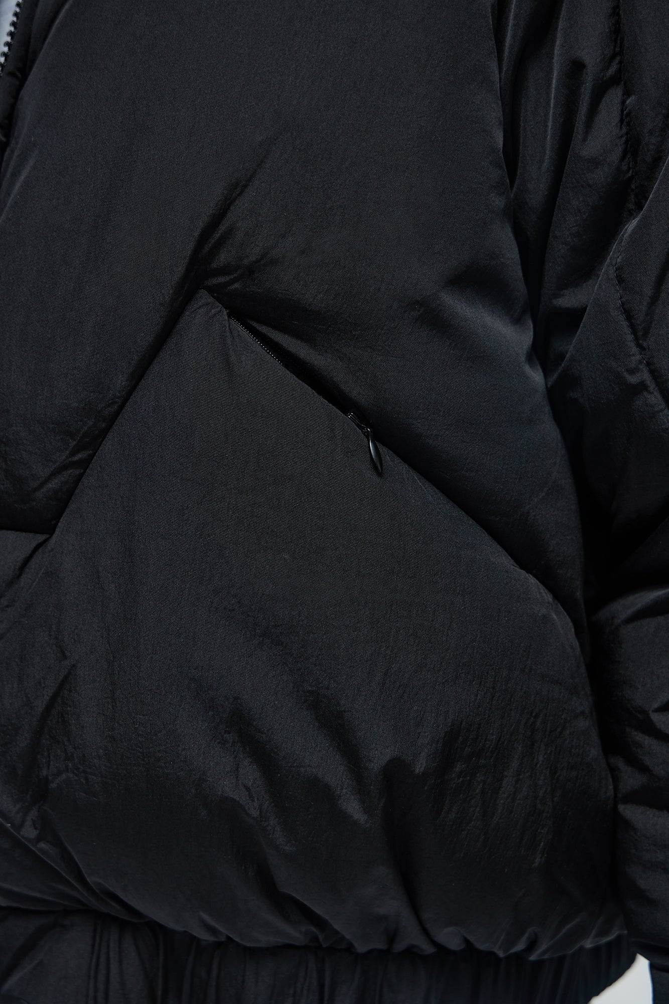 Cropped Look At Me Paneled Puffer Jacket - Black