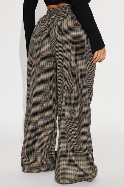 Vanna Low Rise Windbreaker Track Pant 32 - Olive