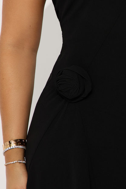 Staying Close Halter Maxi Dress - Black