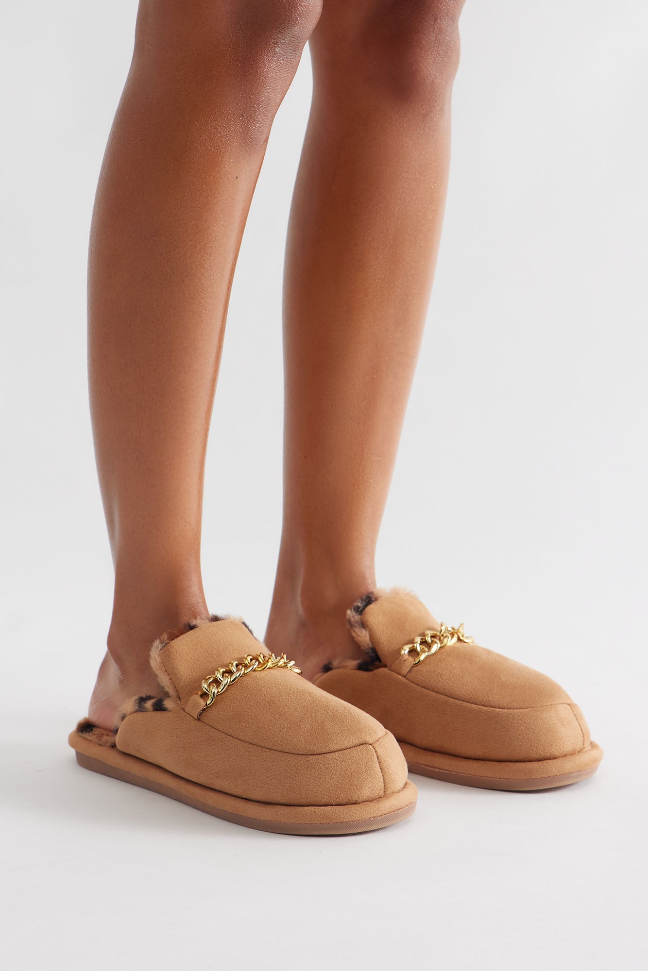 Levo Chain Faux Fur Lined Slippers - Camel