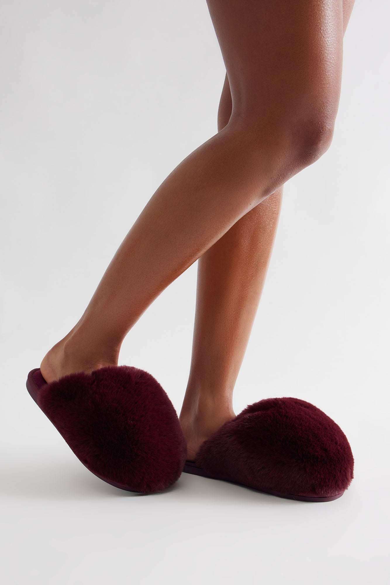Buzz Faux Fur Slippers - Wine