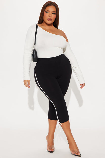 Lana Striped Capri Legging - Black/White