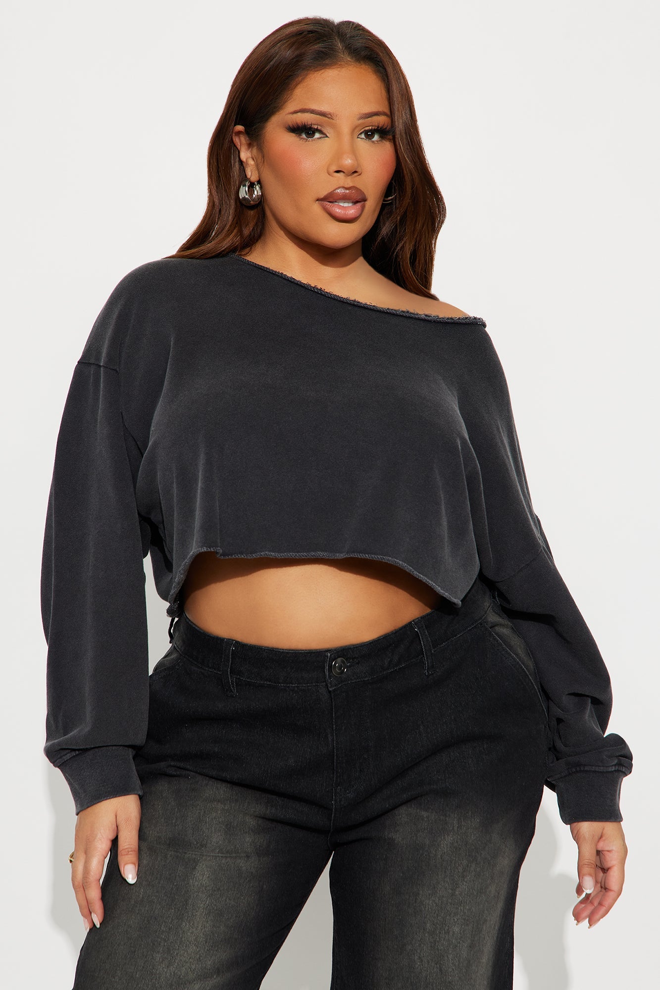 The Washed Off Shoulder Sweatshirt - Black
