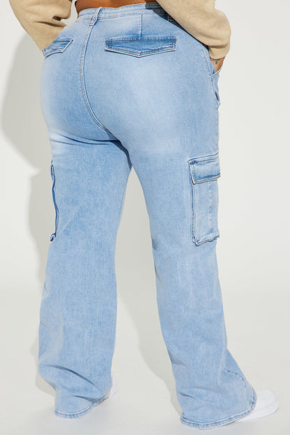 Not That Serious Stretch Cargo Jeans - Light Wash