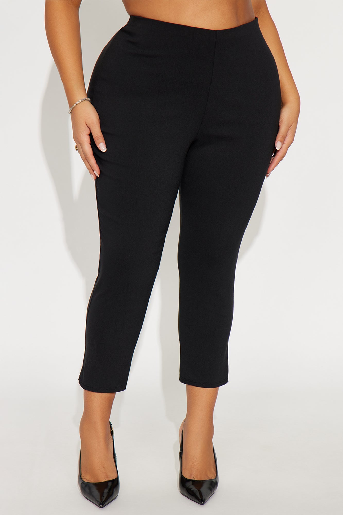 Sadie Millennium Mid Rise Capri Pant 23″ - Black