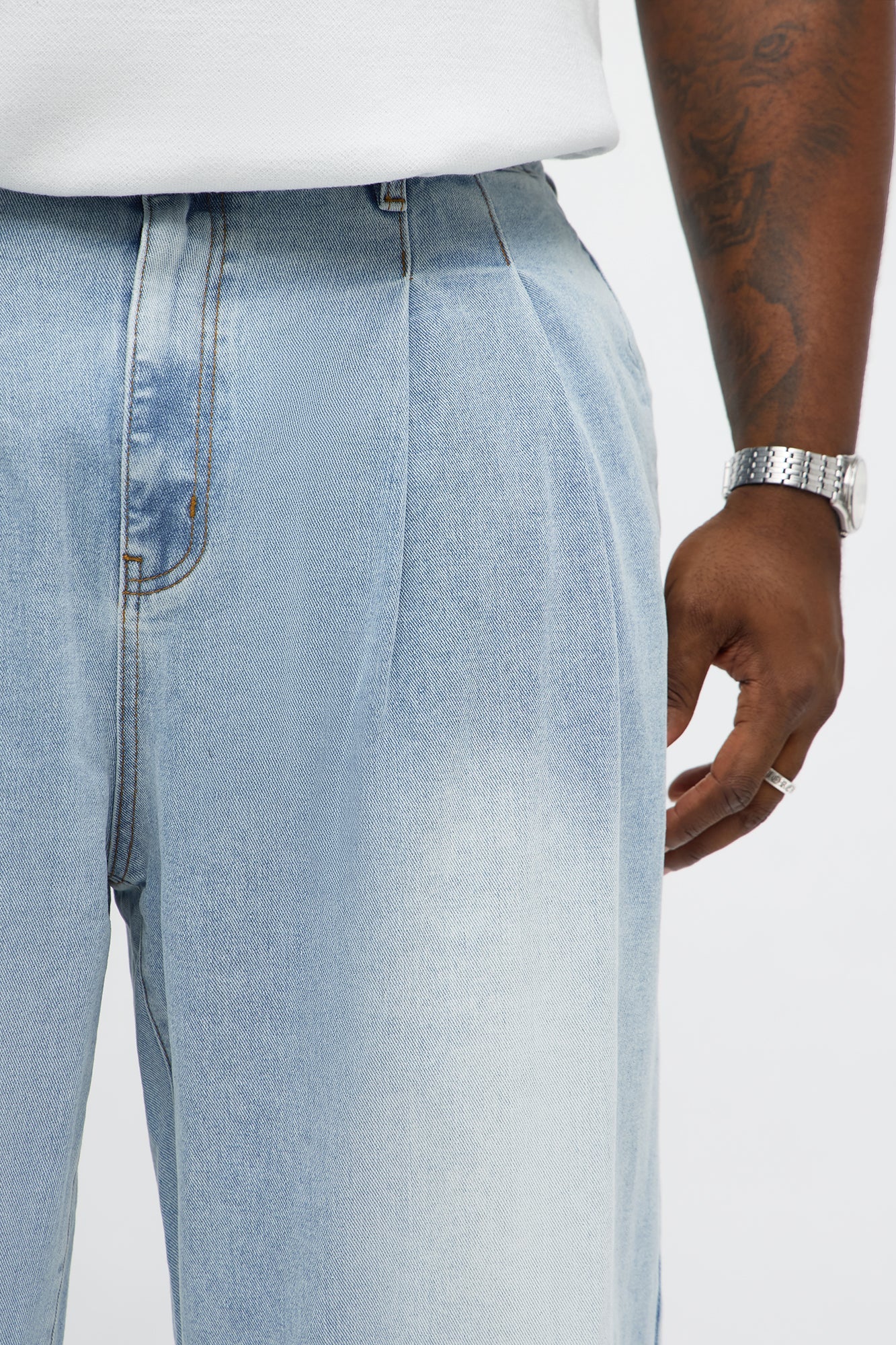 Baggy Wide Leg Pleated Jean - Light Wash