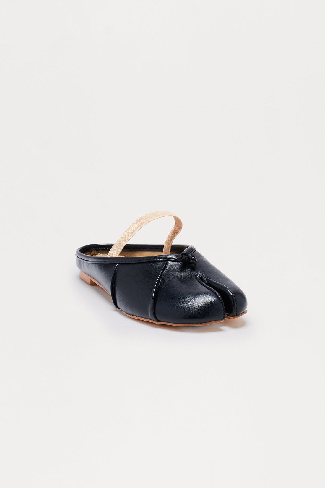 Hendry Slip On Tabi Flats - Black