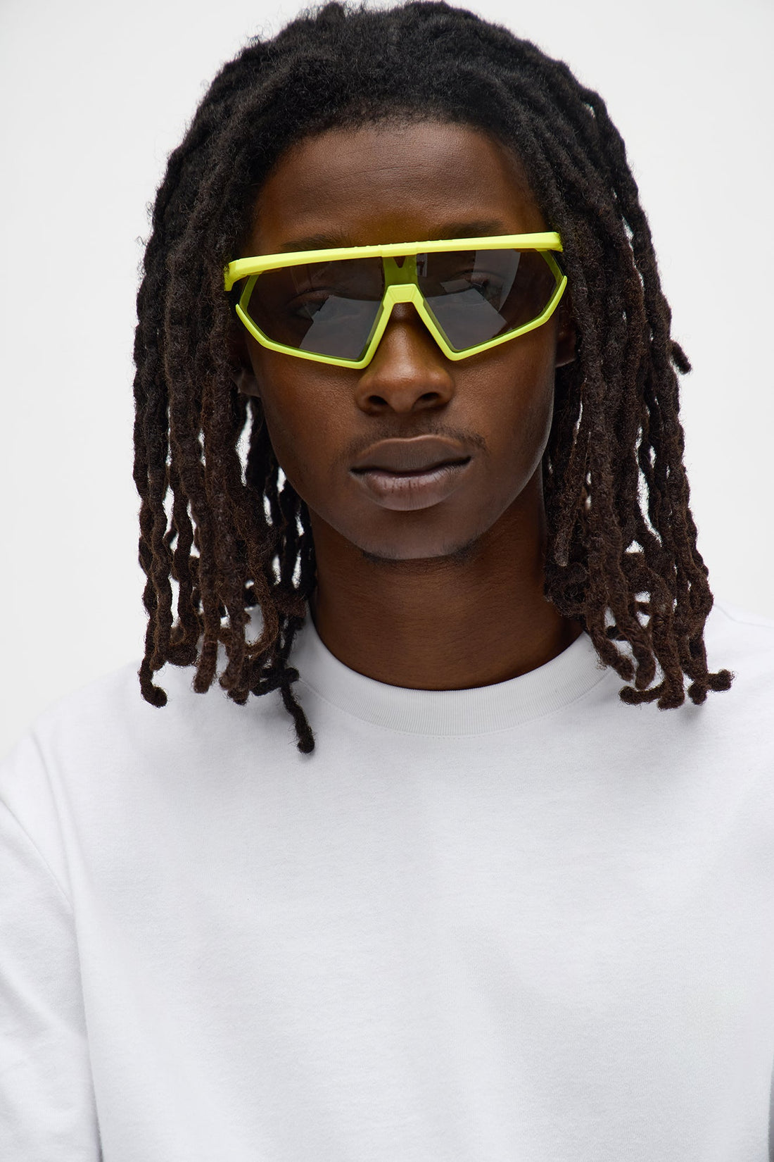 Sporty Shield Frame Colored Lens Sunglasses - Yellow