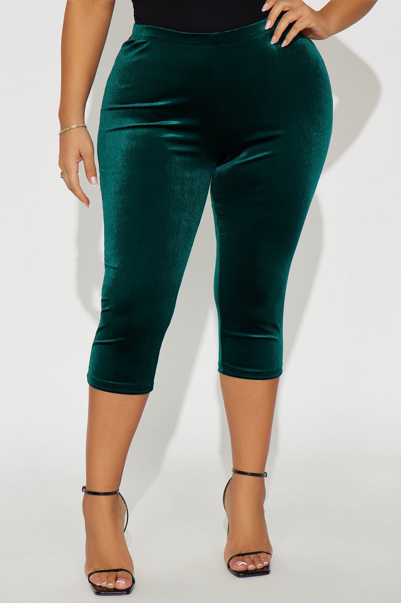 Analisa High Rise Velvet Capri Legging 19″ - Hunter