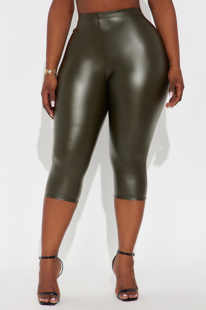 Linda Mid Rise Faux Leather Capri Legging 19″ - Olive