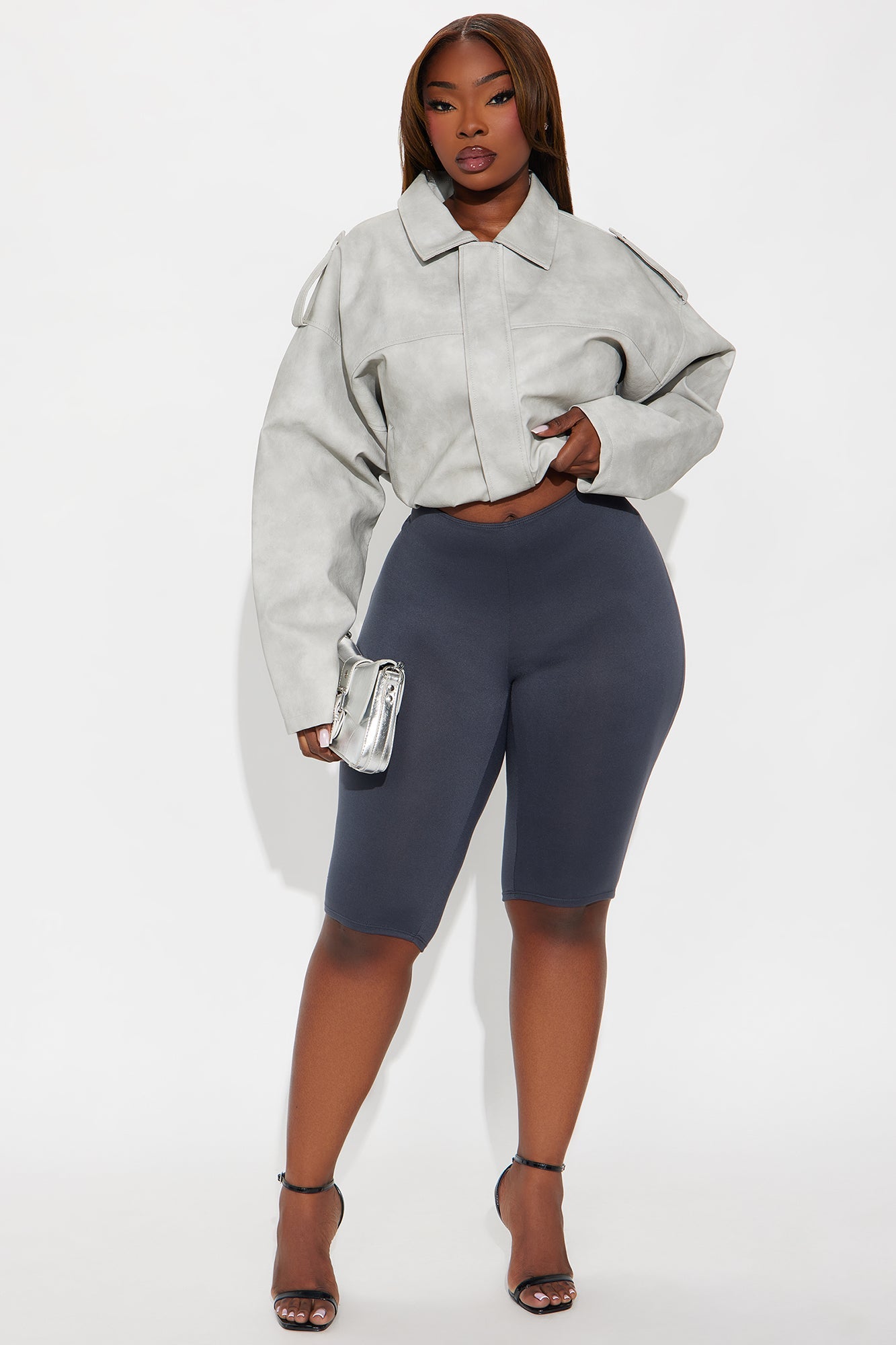Feeling Cheeky Mid Rise Ruched Butt Capri Legging 14″ - Charcoal