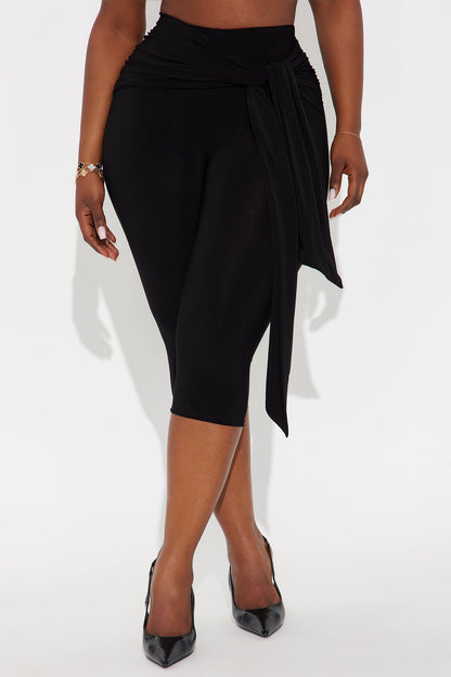Verona Mid Rise Tie Waist Capri Legging 19″ - Black