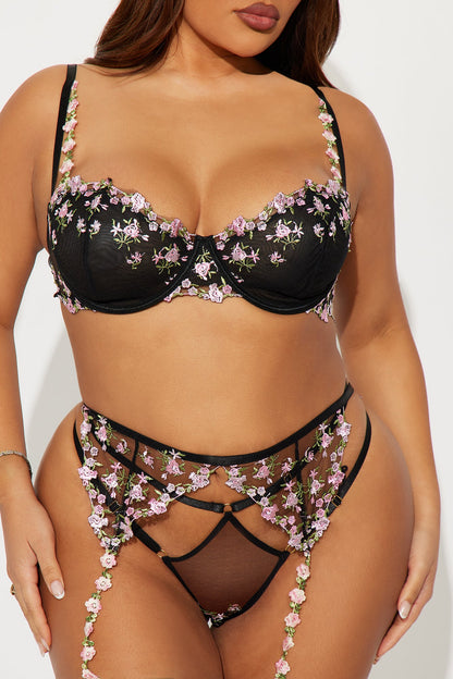 Flowers In Bloom Embroidered 3 Piece Garter Ser - Black/Pink