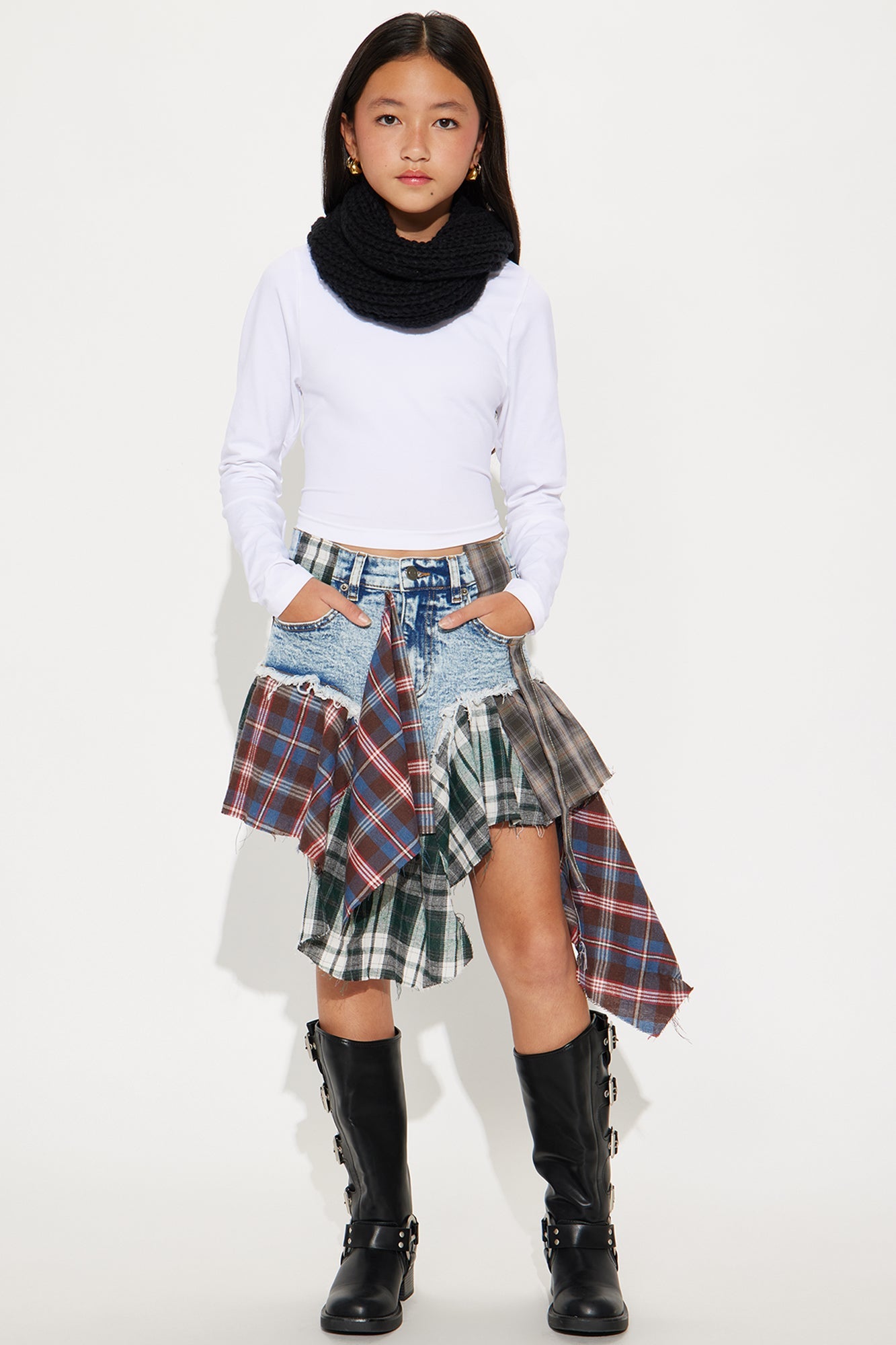 Mini Chasing Winter Vibes Scarf - Black