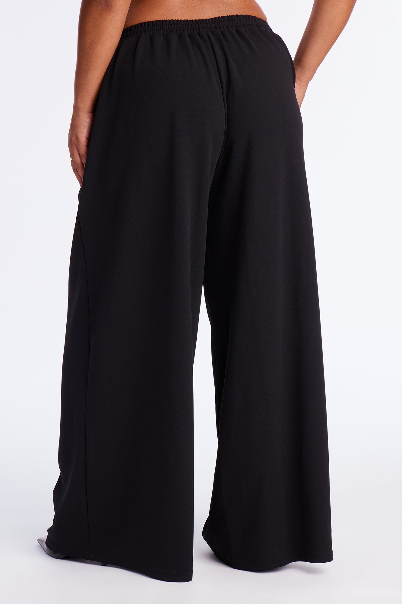 Undecided Path Crepe Woven Wide Leg Pant 33 - Black