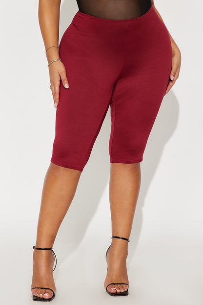 Feeling Cheeky Mid Rise Ruched Butt Capri Legging 14″ - Red