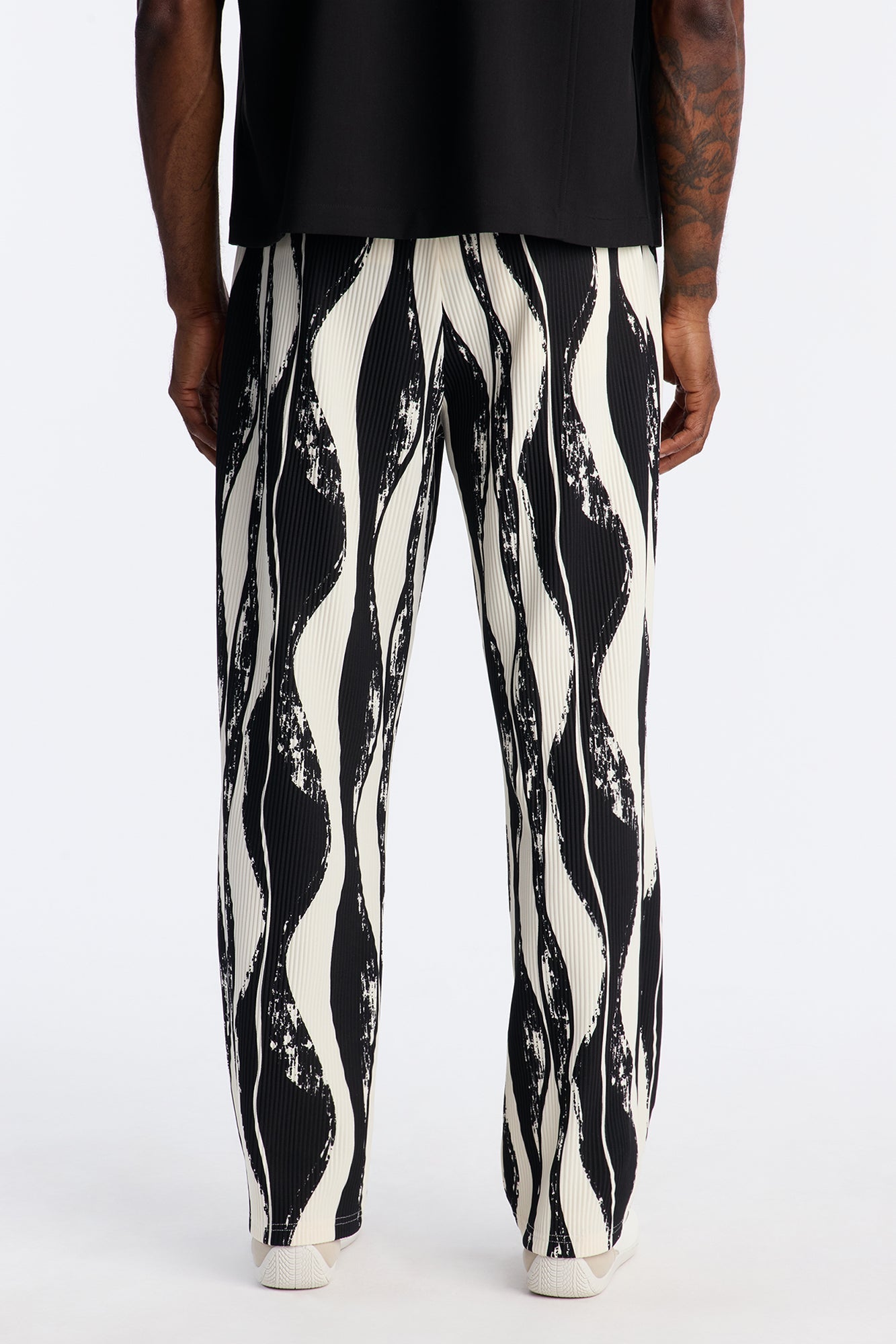 Straight Show Up Ocean Breeze Pant - Black