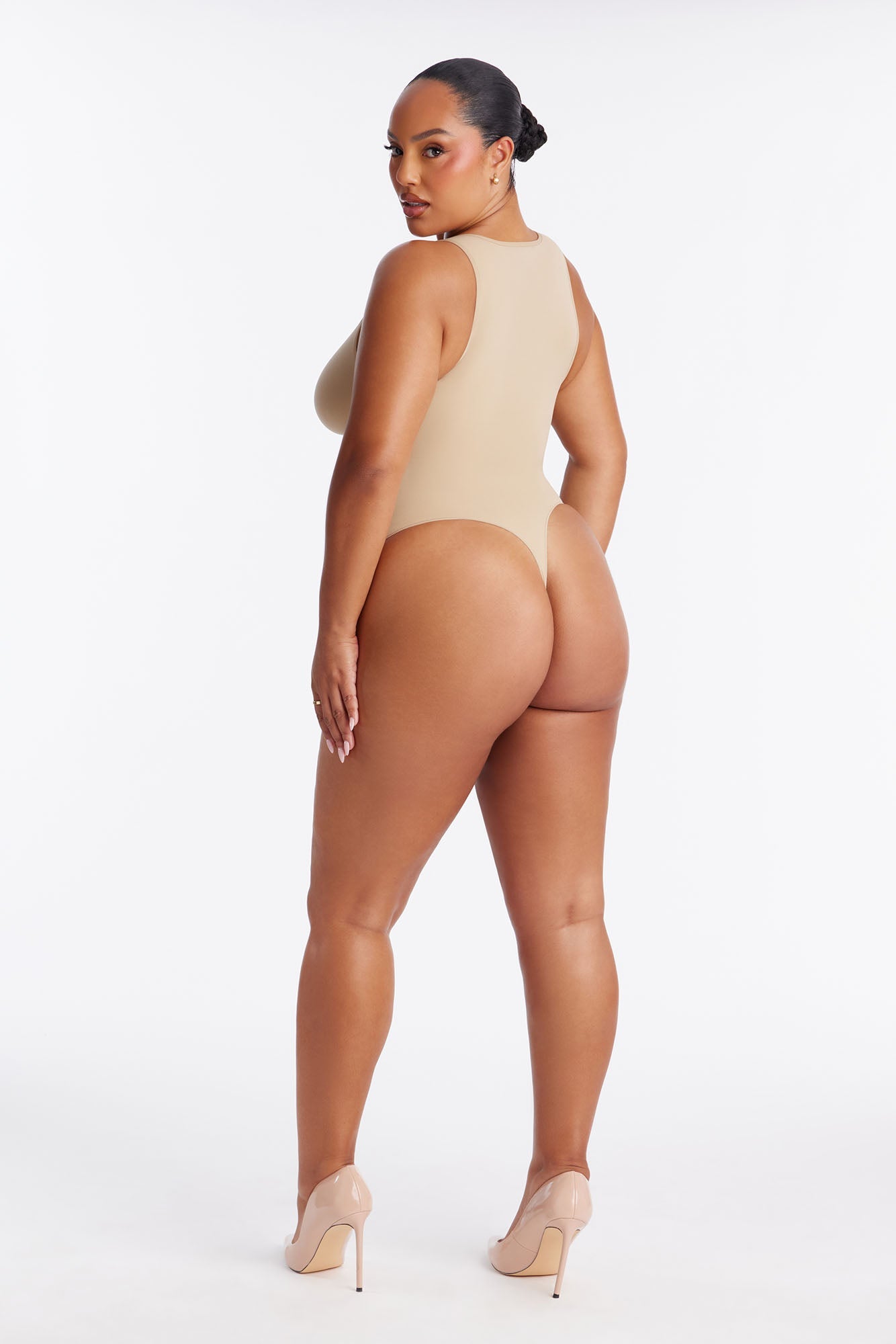 Nova Sculpt Seamless Strong Compression Scoop Neck Thong Bodysuit - Sand