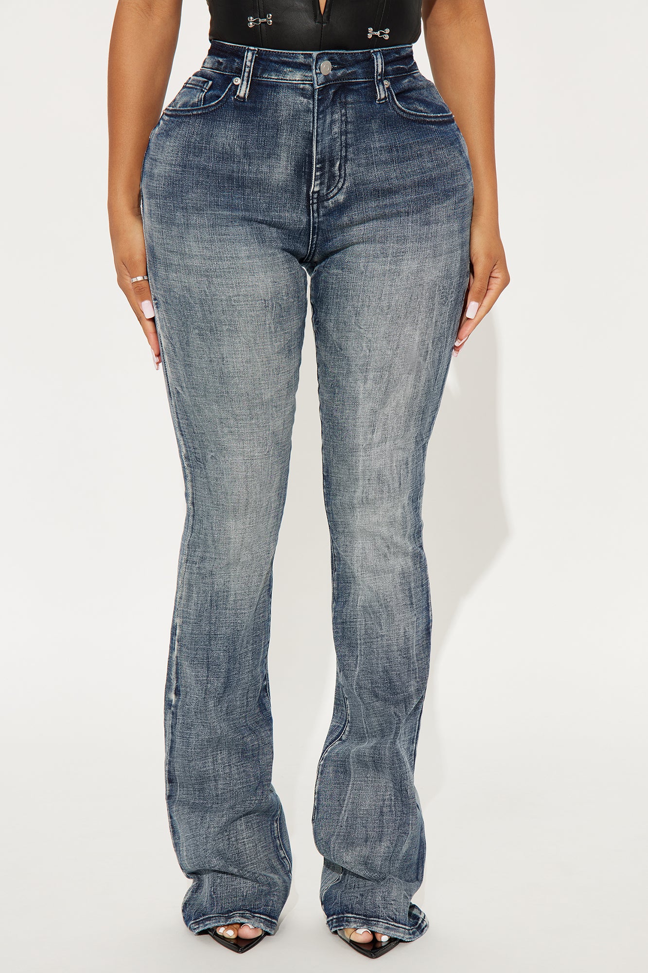 Tall Instant BBL Padded Stretch Sculpting Flare Jeans - Medium Wash