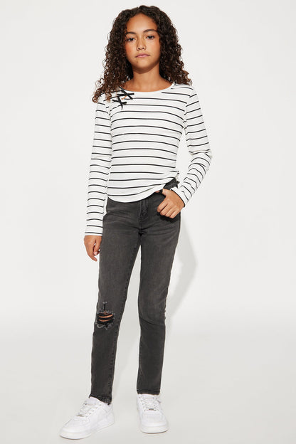 Mini Stretch Curvy Ripped Skinny Jean - Black